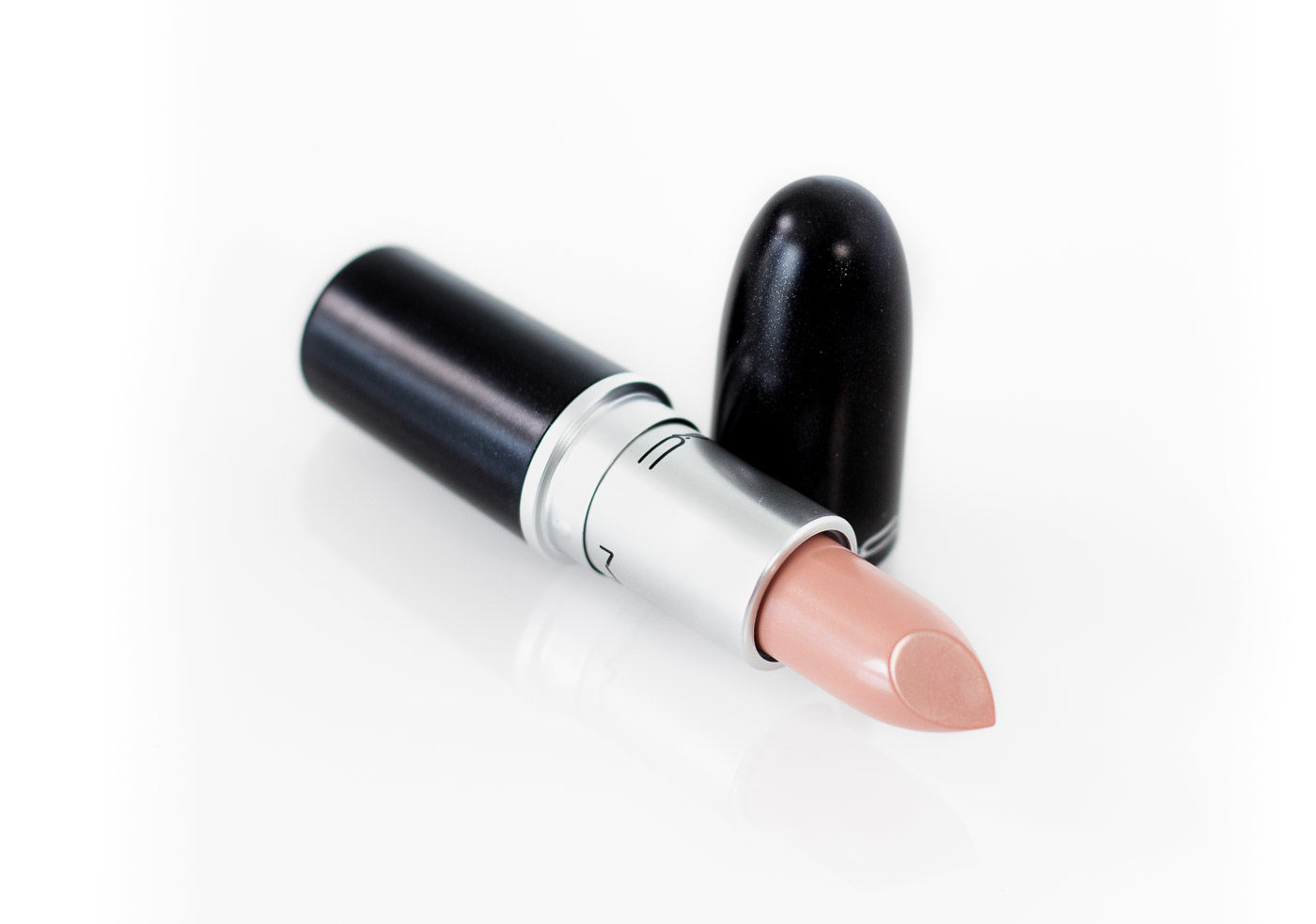 mac creme d nude lipstick review